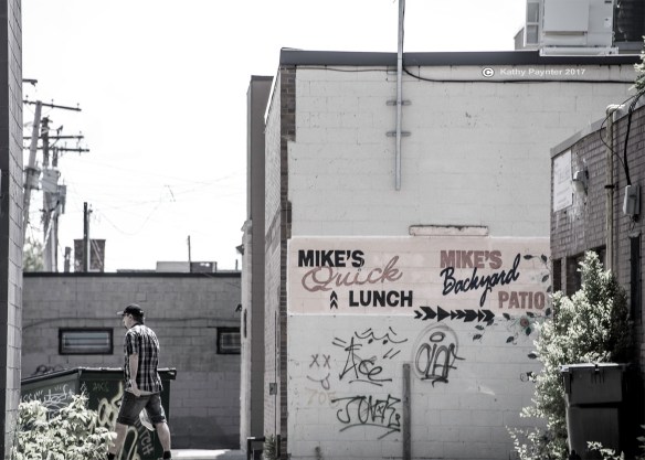 Sault going for lunch K75_1532IN